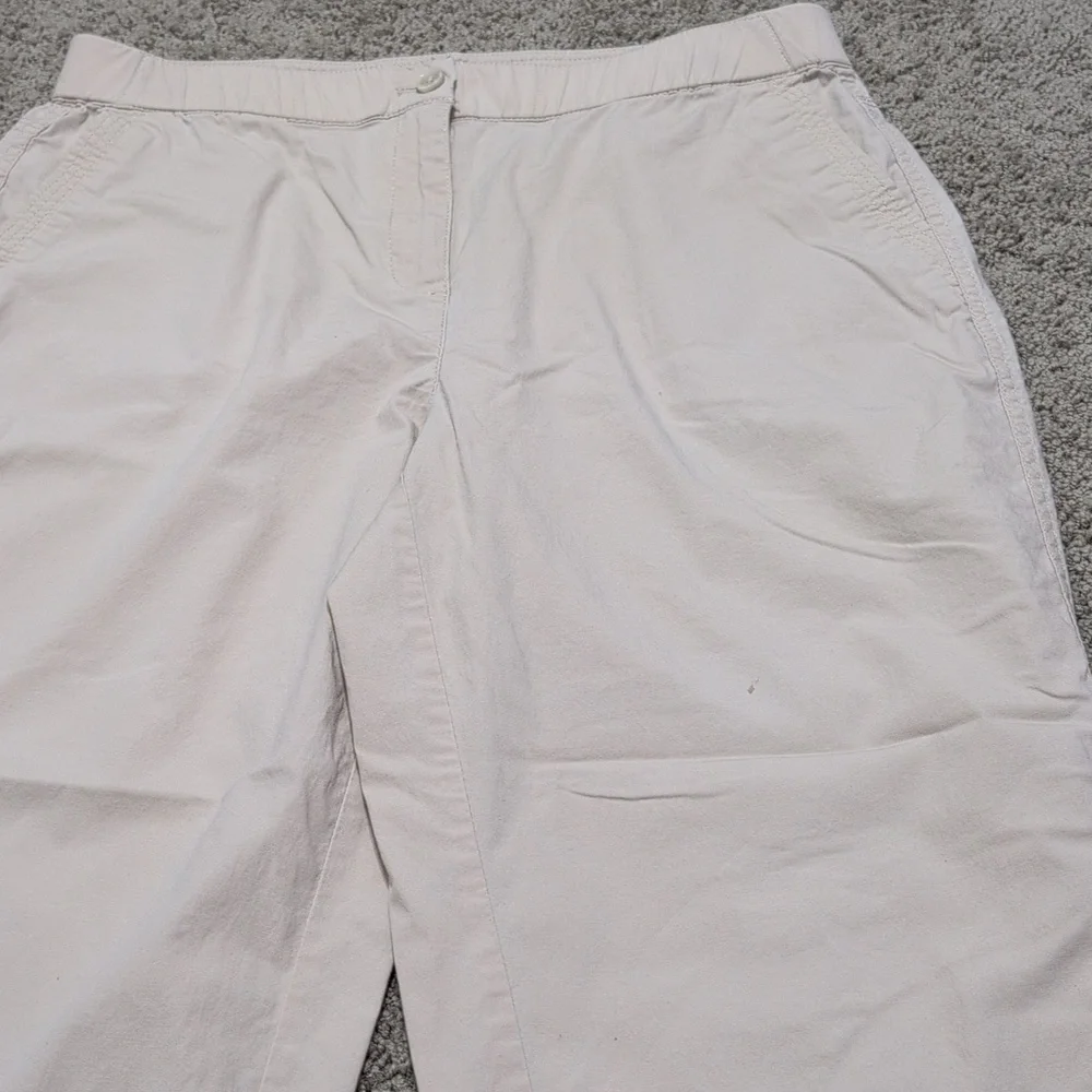 Chicos Pull On Khaki Straight Leg‎ Ankle Or Cropped Pants Size 1(8) Lightweight